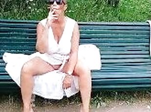 tate-mari, masturbare-masturbation, mama-si-baiat, public, pasarica, rusoaica, nevasta, milf, mama, masturbare