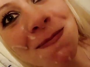 amatör, brudar, cumshot, hemmagjord, avrunkning, par, pov, ansiktssprut, blond, toalett