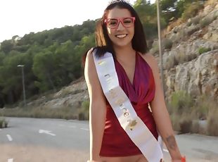 gafas, público, polla-enorme, zorra-slut, primera-persona, jóvenes18, fetiche, español