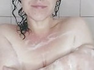 baignade, gros-nichons, masturbation, amateur, milf, massage, belle-femme-ronde, seins, fétiche, douche