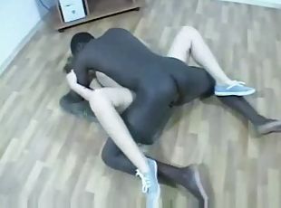Girl gets her pussy drilled by some black dude on the floor