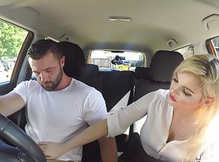 Max Deeds screws nymphomaniac blonde woman in the car