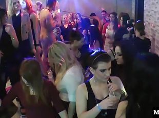 pesta-liar, pesta, gambarvideo-porno-secara-eksplisit-dan-intens, seks-grup, klub, realitas