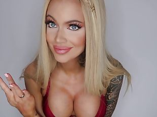 Tatted Up Blond Hair Babe - Hot Solo