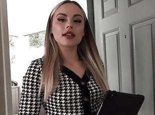 Gorgeous Anna Claire Clouds needs to suck it before getting fucked