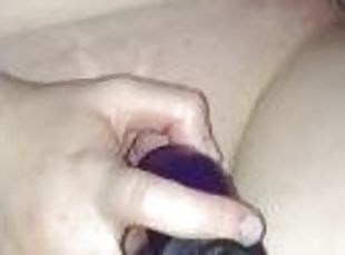 tetas-grandes, masturbación, orgasmo, coño-pussy, amateur, maduro, madurita-caliente, juguete, regordeta, cachonda