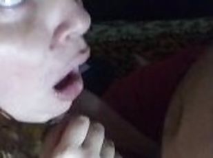 Deep throat blowjob :Boquete garganta profunda para uma loira caval...