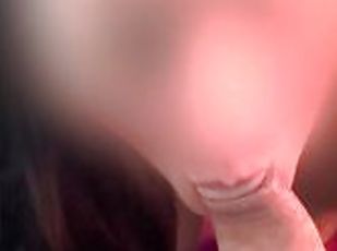 POV  ORAL SEX CUM ! Casalinga FIGONA IRRESISTIBILE viene sbattuta a pecora dopo averlo assaggiato!!!