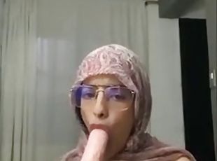 Arab wearing her hijab and having sex with several cocks in an anal...