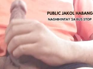 Pinoy nalibugan nagjakol sa Public habang may hinihintay muntikan m...