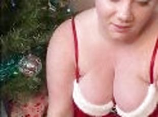 gros-nichons, amateur, milf, belle-femme-ronde, joufflue, rousse, solo, noël, réalité