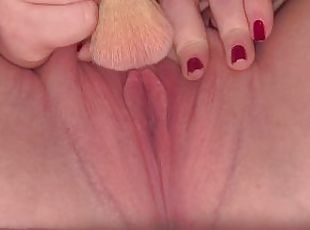 Edging my sweet pussy with a soft brush whilst desperate to pee unt...