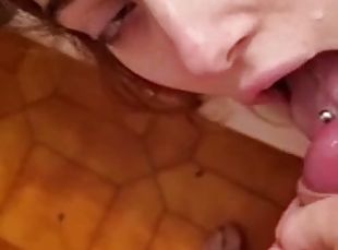 Beautiful teen gives rough blowjob, leaked online