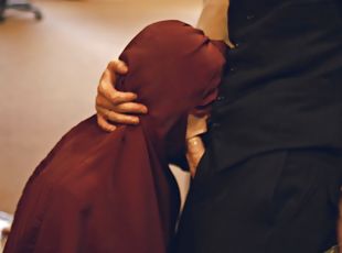 vagina-pussy, gambarvideo-porno-secara-eksplisit-dan-intens, arab, handjob-seks-dengan-tangan-wanita-pada-penis-laki-laki, pasangan, permainan-jari, bersetubuh, normal, cowgirl-posisi-sex-wanita-di-atas-pria, kasar