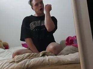 Femboy shows you how to stroke it
