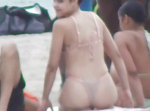 Hot curvy babe beach voyeur porn clip