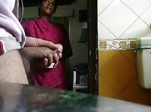 femme-de-ménage, masturbation, amateur, maison, indien, secousses, toilette, attrapée