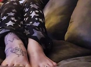 amaterski, stopala-feet, fetiš, sami, got, tetovaže, prsti