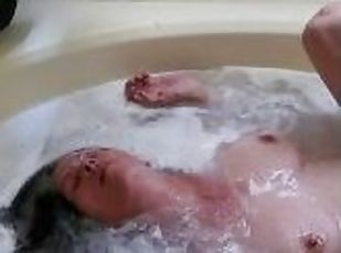 JillianVelvet@onlyfans.   bath time