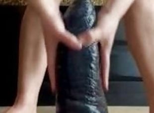 Hugedildo