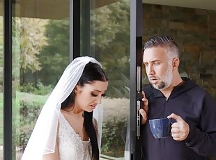 Closeup video of newly runaway bride Jazmin Luv getting fucked hard