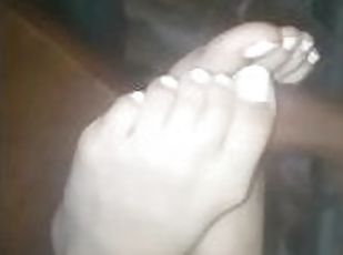 masturbation, amateur, ejaculation-sur-le-corps, ados, latina, branlette, pieds, ejaculation, fétiche, branlette-avec-les-pieds