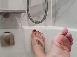 mandi, amatir, jenis-pornografi-milf, kaki, kotor, cantik, fetish-benda-yang-dapat-meningkatkan-gairah-sex, seorang-diri, basah