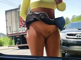 en-plein-air, public, femme, amateur, ébène, jupe-en-l’air, culotte, horny, coquine, magnifique