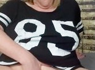 tate-mari, masturbare-masturbation, batran, pasarica, sport, matura, milf, mama, cu-degetelul, blonda