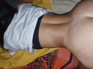 HERMANSTRO ME ENSEÑA COMO PONERME EN CUATRO PARA COGERME MAS RICO - REAL SEXO EN ESPAÑOL