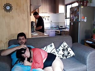 arsch, dilettant, mamma, tief-in-die-kehle, küche, ehemann, cuckold, brunette