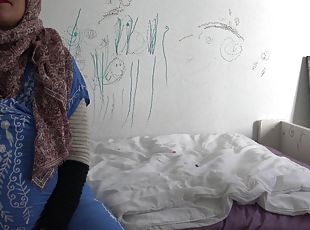 Pregnant Syrian Refugee Fucks In German Brothel
