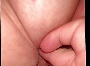 My plump hairy pussy gets licked by bbws again until I cum - who ca...