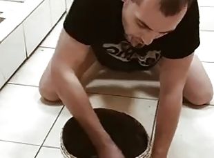 pisser, public, amateur, gay, pornstar, bdsm, esclave, jeune-18, toilette, bout-a-bout