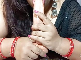 Angel Sapna sucks cock