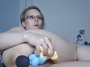 NaughtyAleena keeps a plug in her ass while fucking her pussy hard ...