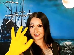 Yellow rubber gloves for fisting. Do you want to feel them in yours...