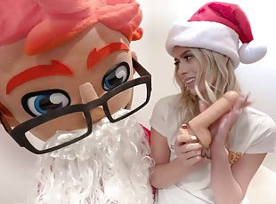 Jill Kassidy's Steamy Xmas Eve on PornDudeCasting