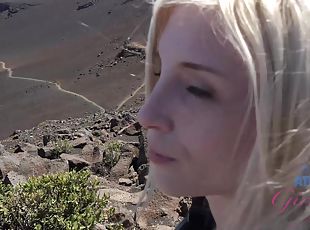 Virtual Vacation On Hawaii With Blonde Piper Perri 3/7