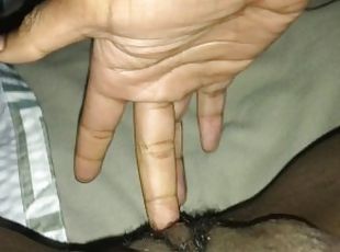BLACK CHICK MAKES HERSELF CREAM IN THE MOTEL BED!!!