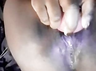 masturbácia, orgazmus, striekanie-squirt, amatérske, ebony, milfka, hračky, sólo