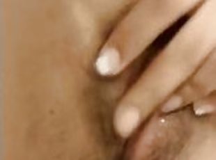 masturbare-masturbation, pasarica, latina, blonda, simpatica, frumoasa, micuta, prinsa