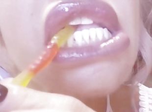 GUMMY WORM DESTRUCTION