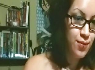 lunettes, masturbation, mamelons, chatte-pussy, jouet, jeune-18, webcam, percé, solo, rasé