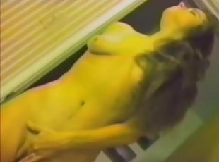 Vintage porn with a beautiful wife shaving her pussy