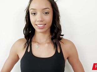 slabanoaga, negresa, adolescenta, auditie-casting, negru, pov