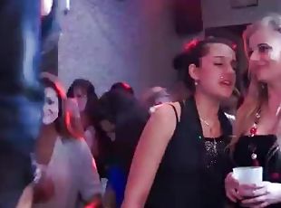 óculos, festa, chupanços, interracial, hardcore, sexo-em-grupo, sexo-vestido, clube, provocando