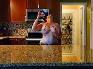 gros-nichons, amateur, mature, milf, maman, sale, cuisine, seins, fétiche, solo