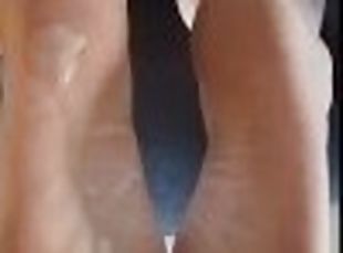 énorme, masturbation, femme, amateur, ejaculation-sur-le-corps, milf, pieds, point-de-vue, ejaculation, branlette-avec-les-pieds