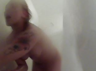 Dahlia's naughty shower fun